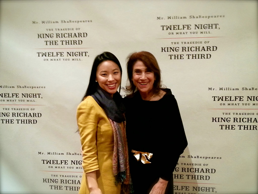 프로듀서 리디아김과 제인 베르제르, <십이야>(뉴욕 벨라스코 극장) 개막공연일 (2013.11.10)