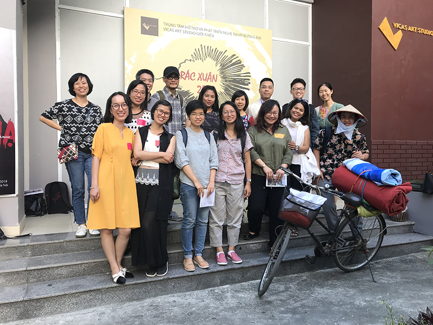 2018년 MCH 동료와 베트남 하누이 VACAS 아트 스튜디오 방문 당시 사진